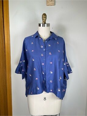 Oversized Blue Floral Embroidered Button-Up Shirt Size Small
